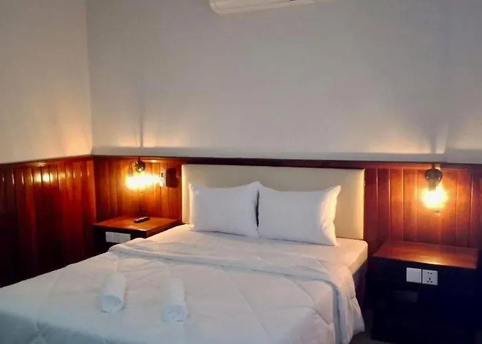 Mongkol Angkor And 3* Phumi Tram Neak