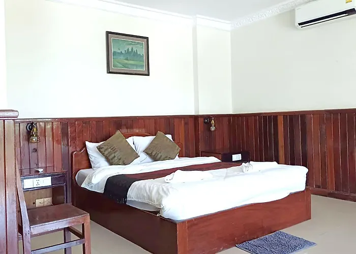 Mongkol Angkor And Hotel Phumi Tram Neak